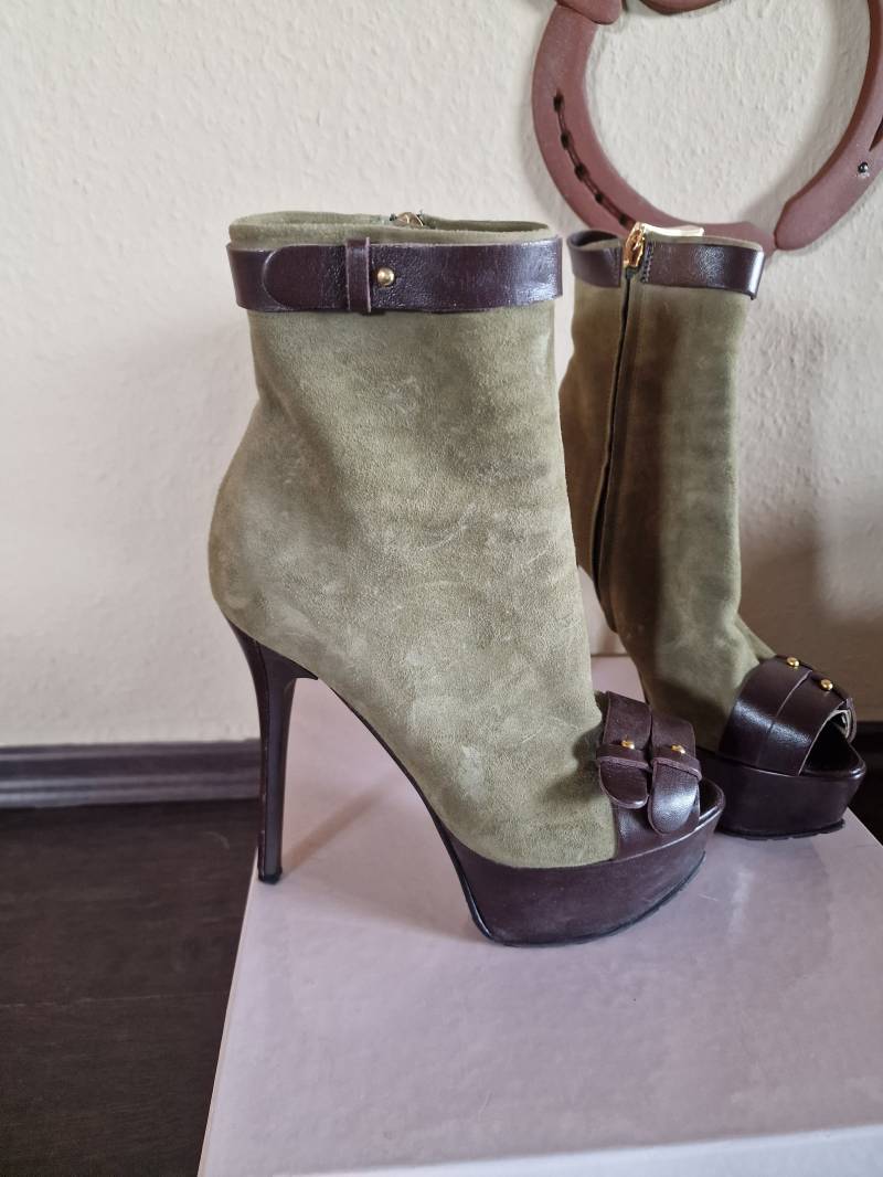 Andrea Cancellieri Platform Open Toe Booties Khaki Green High Heels von CheckMyHighHeels