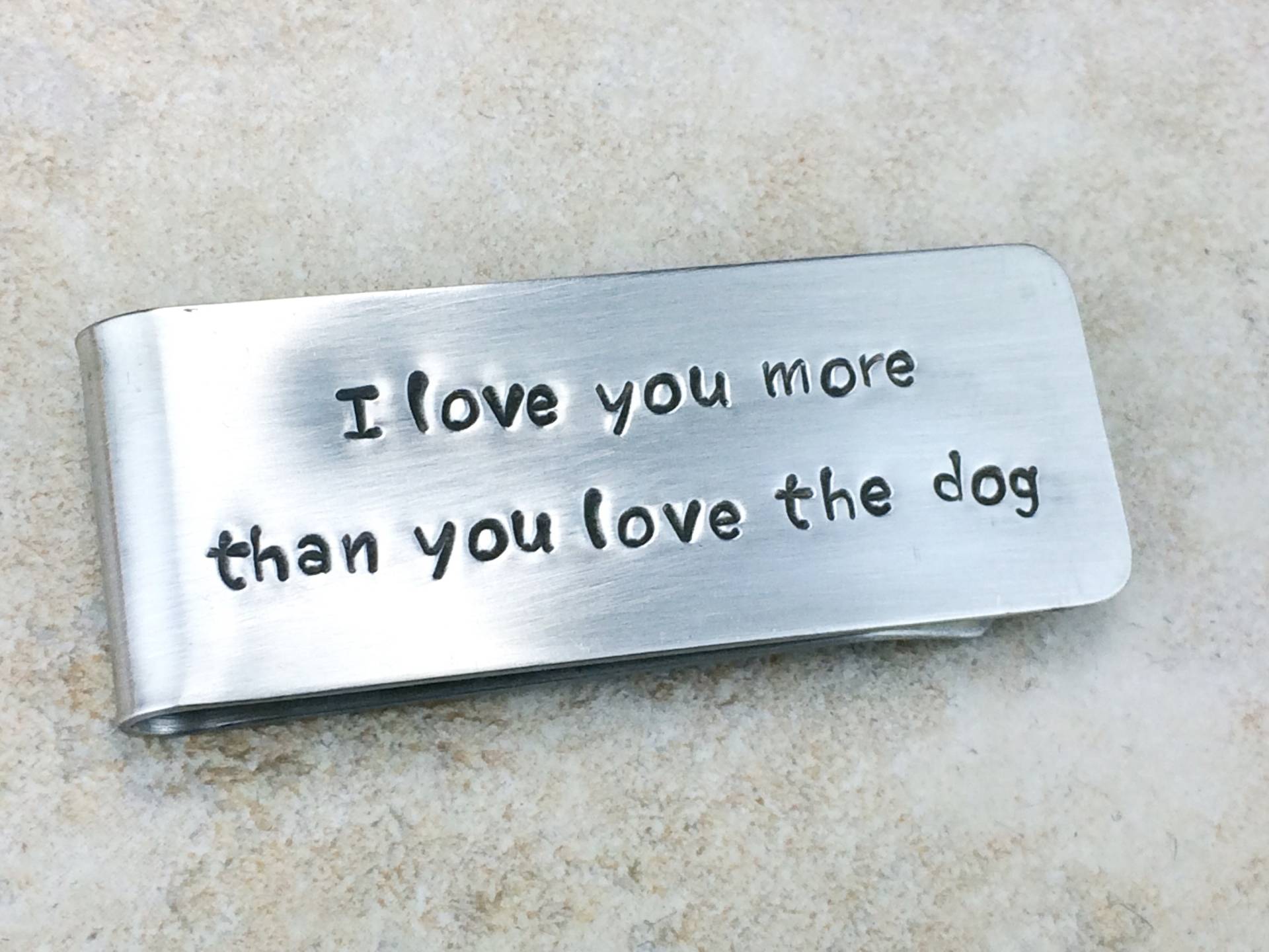 Ich Liebe Dich Mehr Als Du Die Hunde Geldklammer Liebst Ich Liebe Dich Mehr Als Du Die Hunde Geldklammer Liebst von CheckaDesigns