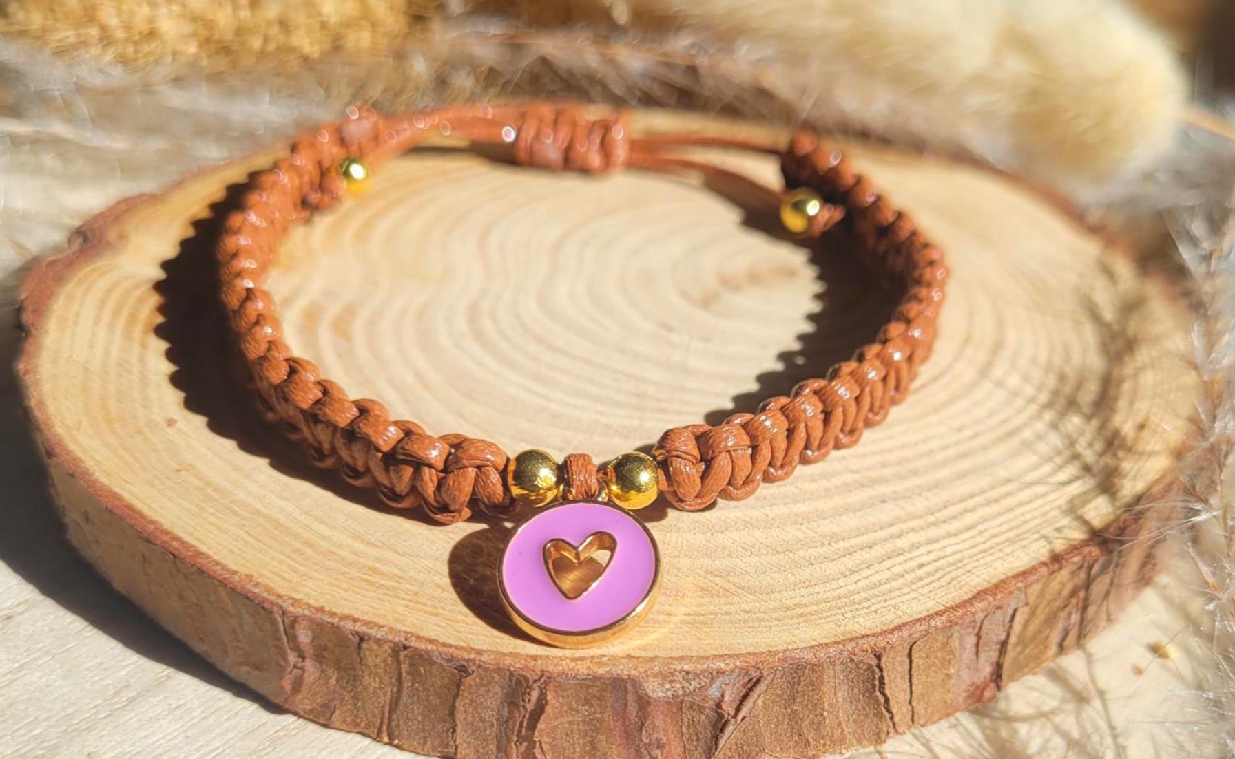 Makramee Armband Braun Mit Herz Anhänger | Lederoptik Verstellbar in 7 Farben Handgemachtes Geschenk Für Frauen Freundschaft Makramee Armband Braun Mit Herz Anhänger | Lederoptik Verstellbar in 7 Farben Handgemachtes Geschenk Für Frauen Freundschaft von CheekyLikeDesign