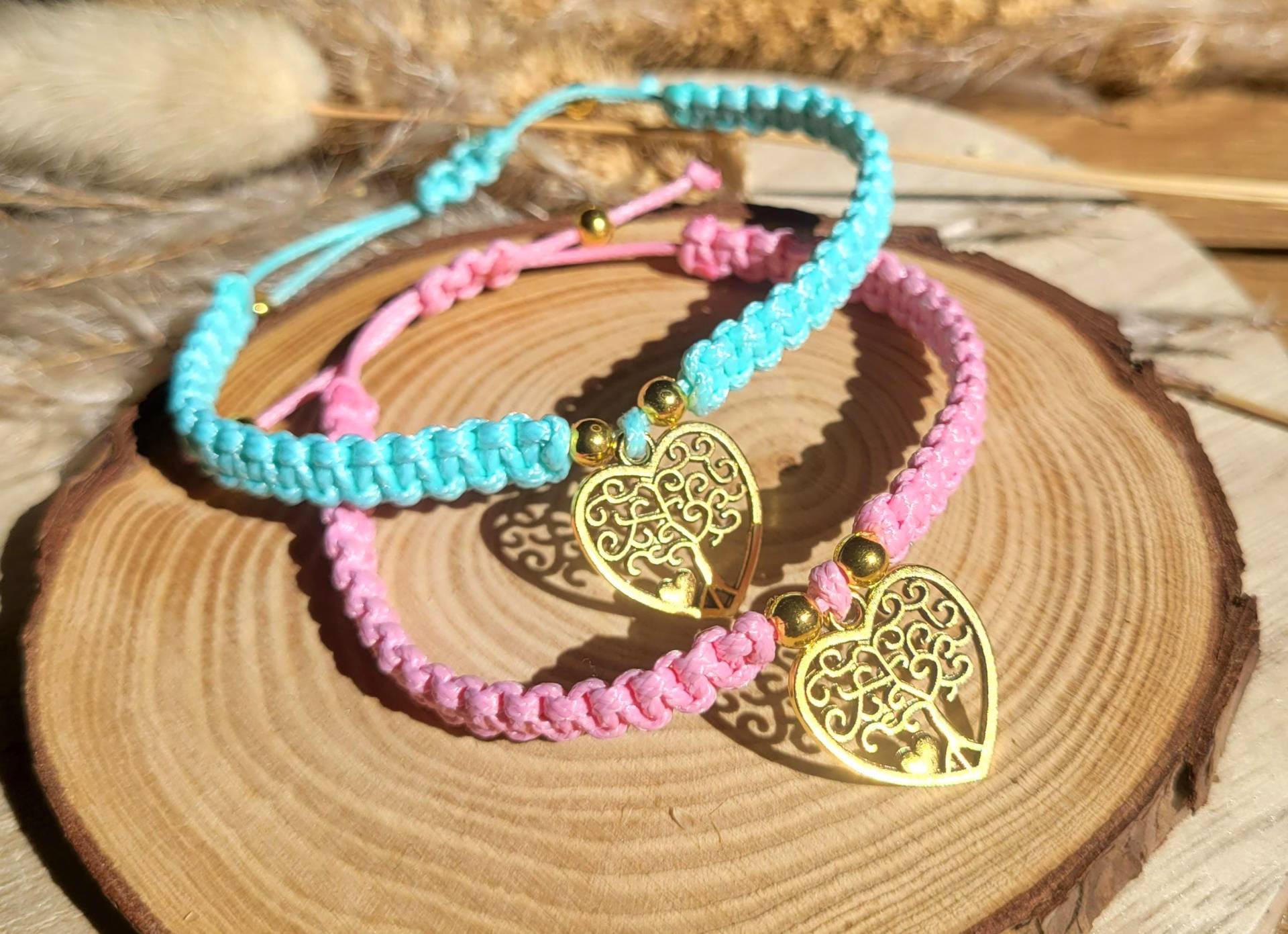 Makramee Armband Mit Goldenem Lebensbaum-Anhänger | Geschenk Zum Muttertag Geburtstagsgeschenk Freundschaftsarmband von CheekyLikeDesign