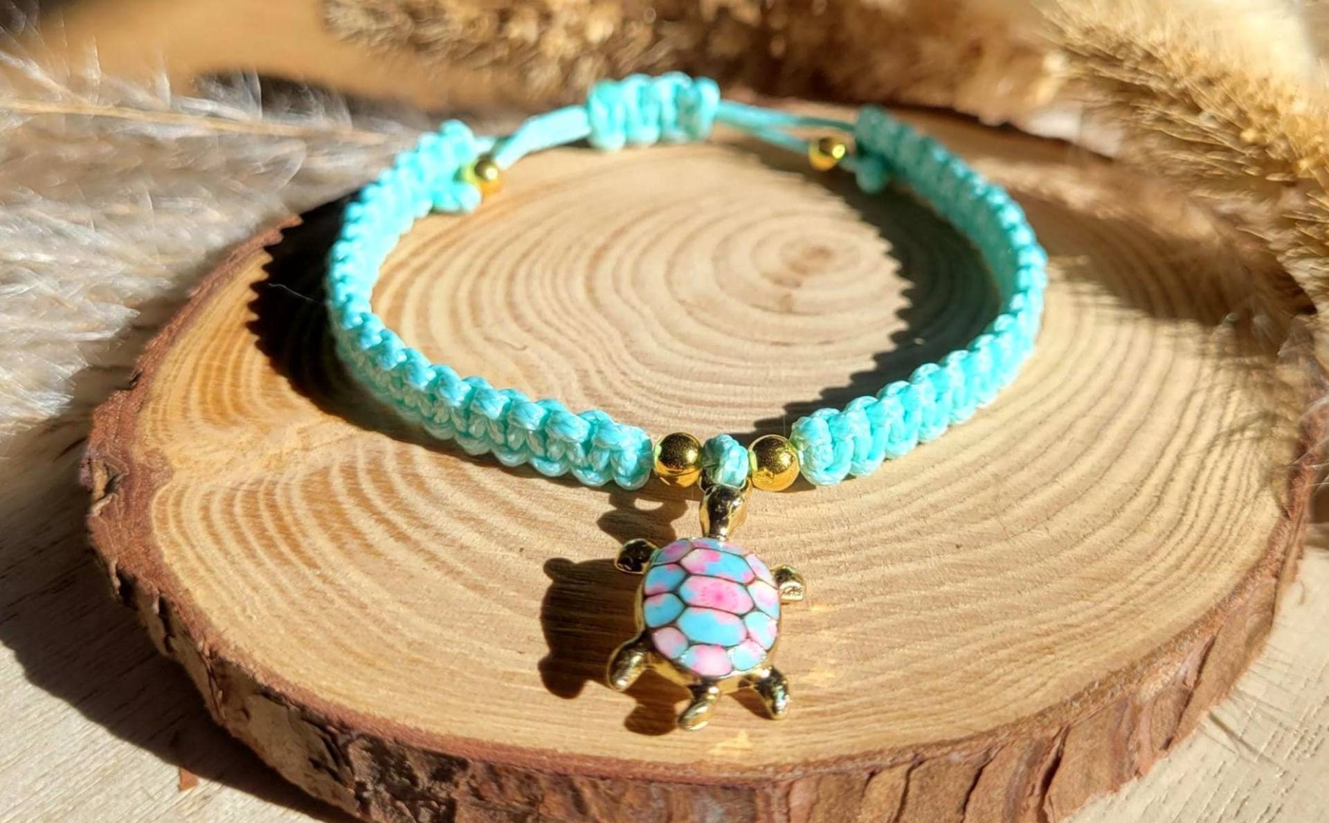 Makramee Armband Mit Schildkröten Anhänger | Boho Schmuck Verstellbar Geschenk Für Frauen Sommer Accessoire Handgemacht Makramee Armband Mit Schildkröten Anhänger | Boho Schmuck Verstellbar Geschenk Für Frauen Sommer Accessoire Handgemacht von CheekyLikeDesign