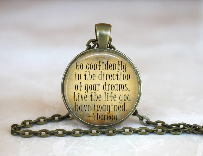 Gehen Sie Selbstbewusst in Richtung Ihrer Träume Thoreau Silber Oder Bronze Metall Glas Anhänger Handgemachte Kunst Halskette Geschenk Vorhanden Gehen Sie Selbstbewusst in Richtung Ihrer Träume Thoreau Silber Oder Bronze Metall Glas Anhänger Handgemachte Kunst Halskette Geschenk Vorhanden von CheekyMonkeyPendants