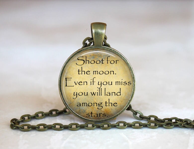 Greif Zum Mond. Selbst Wenn Sie Verpassen, Landen Unter Den Sternen Silber Oder Bronze-Metall-Glas-Anhänger Handmade Halskette Geschenk Präsent von CheekyMonkeyPendants
