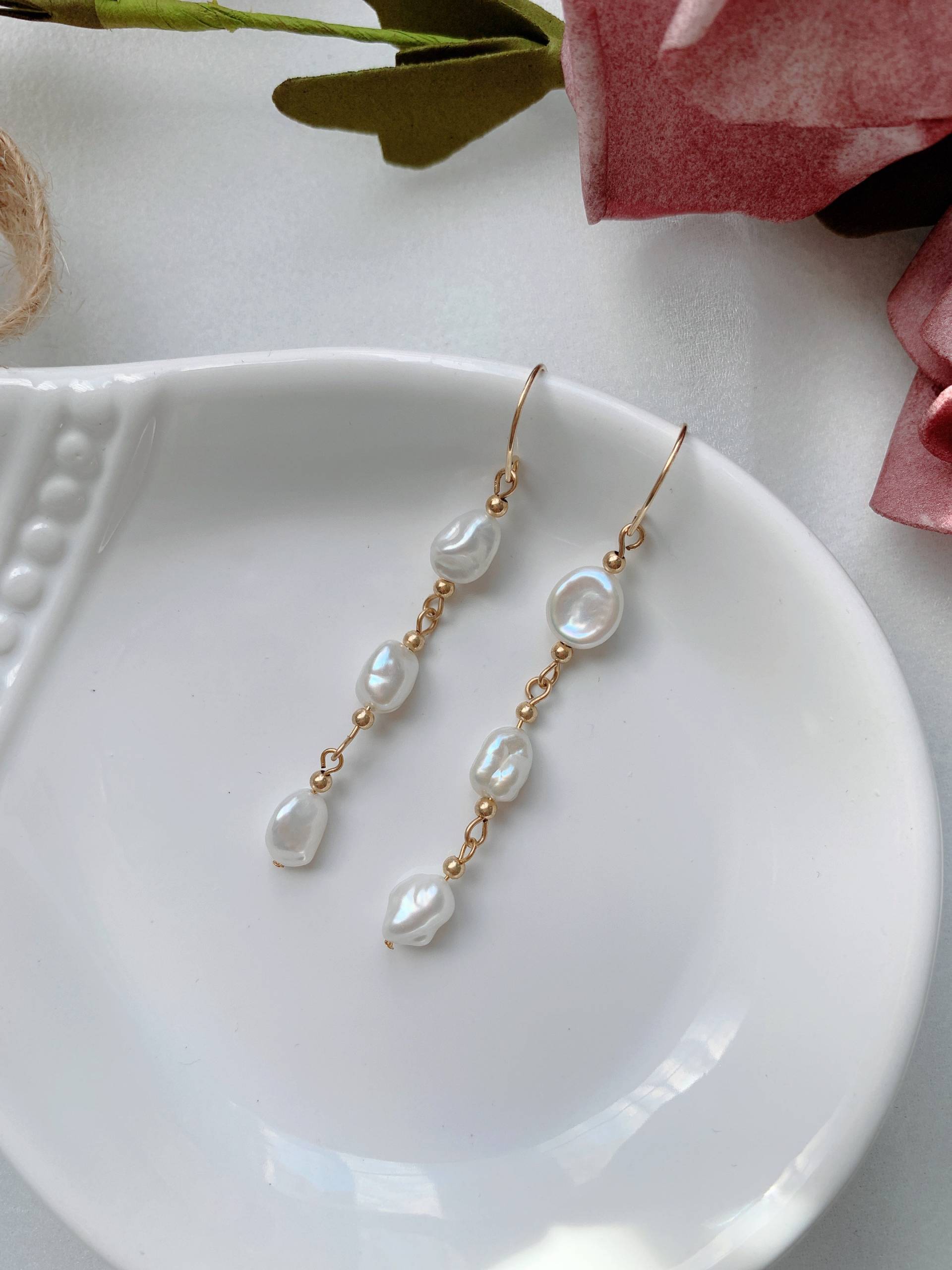 Süßwasserperlen Ohrringe | Keshi Barock Perlen Ohrring 14K Gold Filled Hoop Geschenk Für Sie Zierliche Handgefertigter Schmuck von CheeryFairy