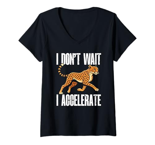 Damen Ich warte Nicht, ich beschleunige Cheetah Speed Motivation Runner T-Shirt mit V-Ausschnitt Damen Ich warte Nicht, ich beschleunige Cheetah Speed Motivation Runner T-Shirt mit V-Ausschnitt von Cheetah Designs for Wildlife Leopard Lover