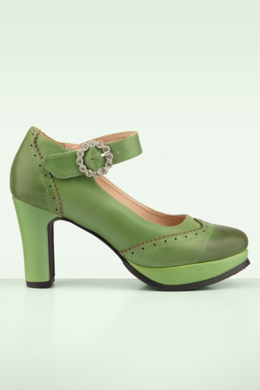 Akten Mary Jane Pumps in Grün. Akten Mary Jane Pumps in Grün. von Chelsea Crew