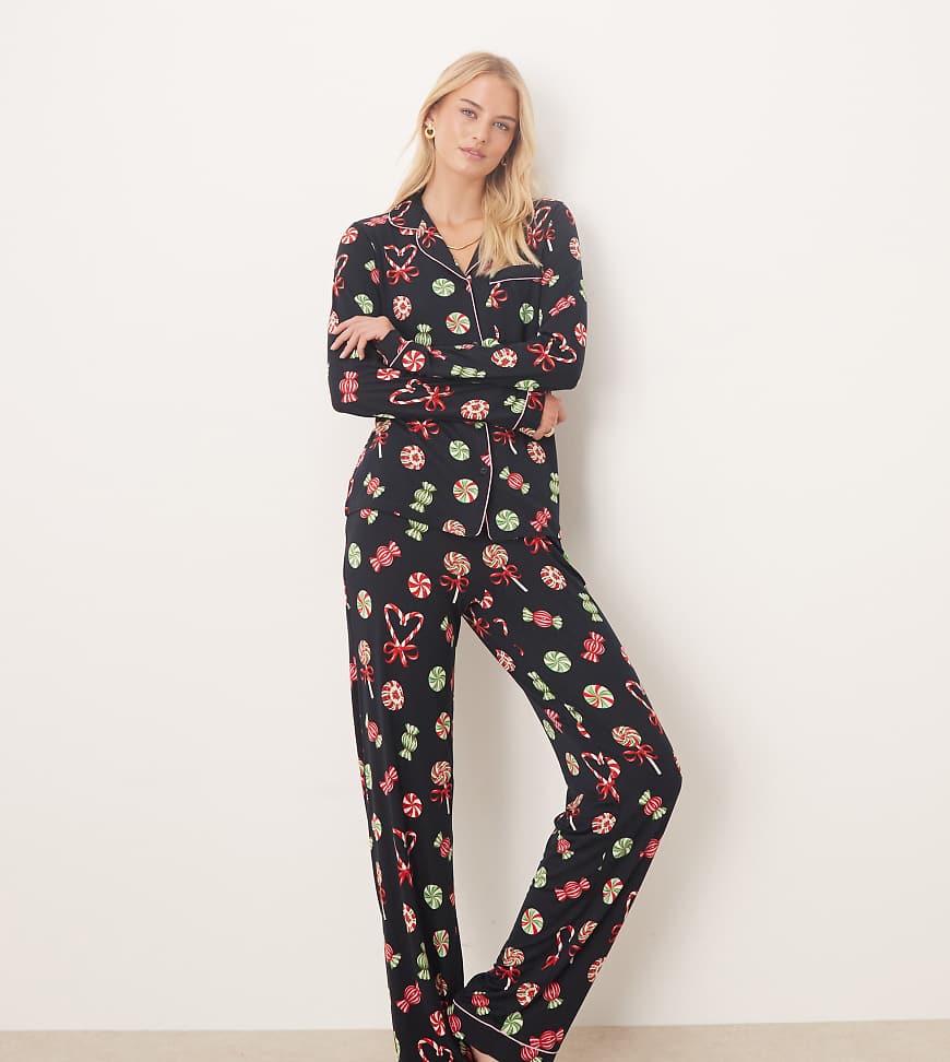 Chelsea Peers Tall - Langärmliger Pyjama aus Polyester mit Reverskragen und Weihnachtsbonbons-Muster-Marineblau von Chelsea Peers Tall