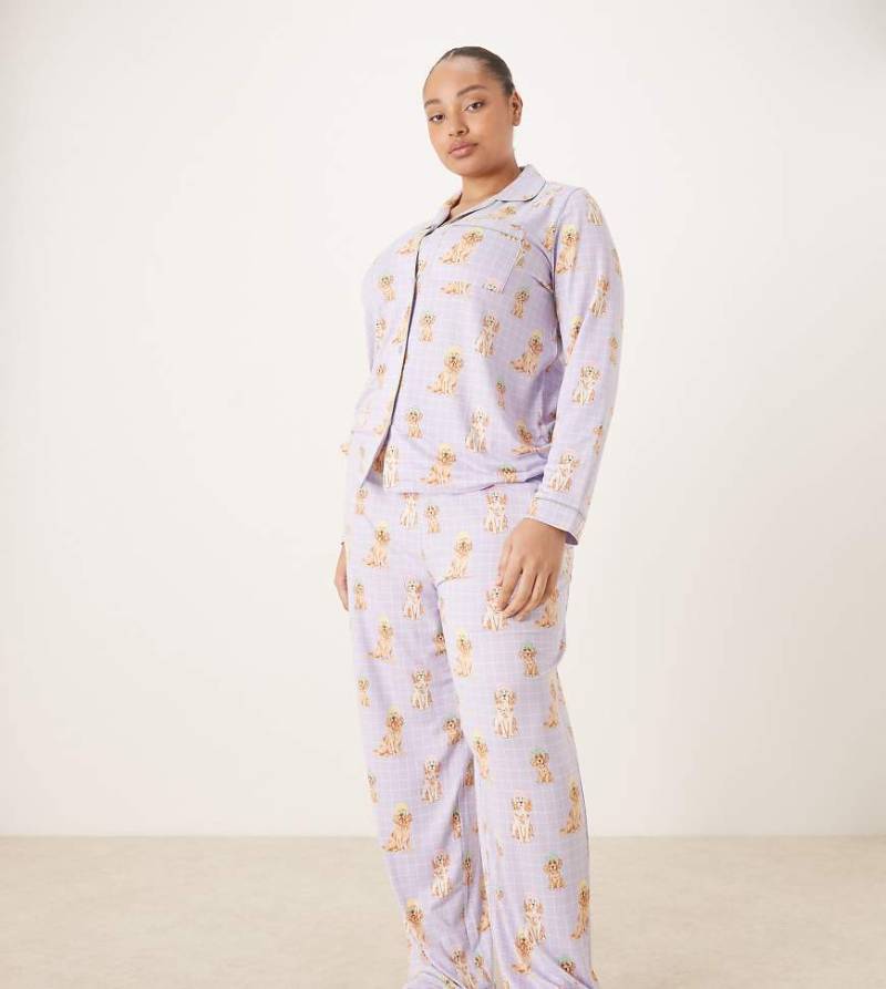 Chelsea Peers Curve - Langes Set in Flieder mit Wellness-Hunde-Printmuster und Knopfleiste-Lila von Chelsea Peers