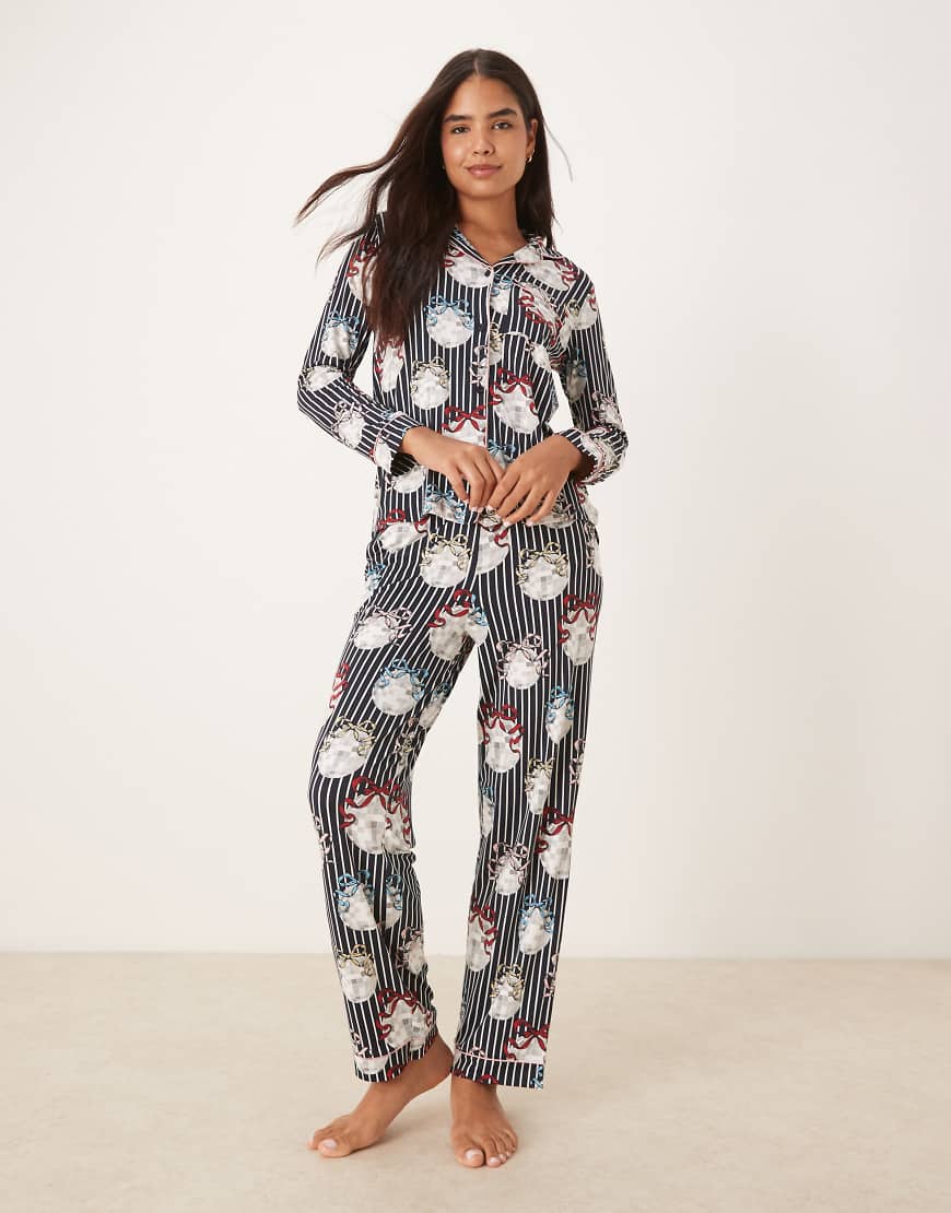 Chelsea Peers - Langärmliges Pyjama-Set aus Polyester mit weihnachtlichem Diskokugel-Print und Reverskragen-Bunt von Chelsea Peers