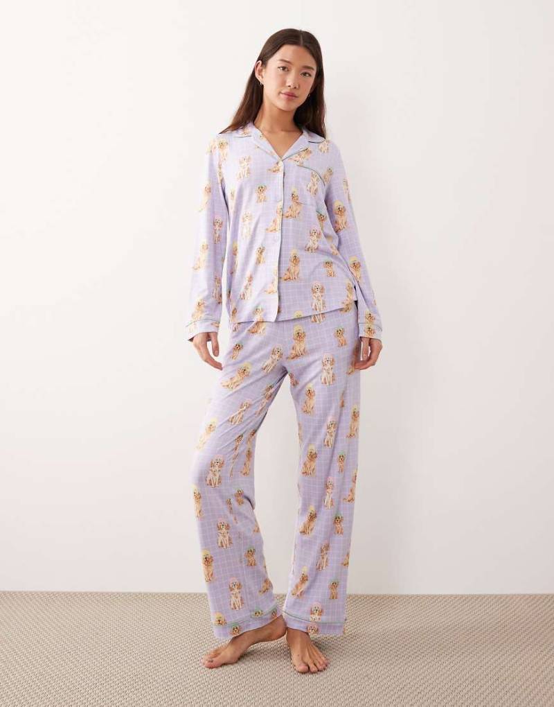 Chelsea Peers - Langer Pyjama in Flieder mit Hunde-Spa-Print und Knopfleiste-Lila von Chelsea Peers