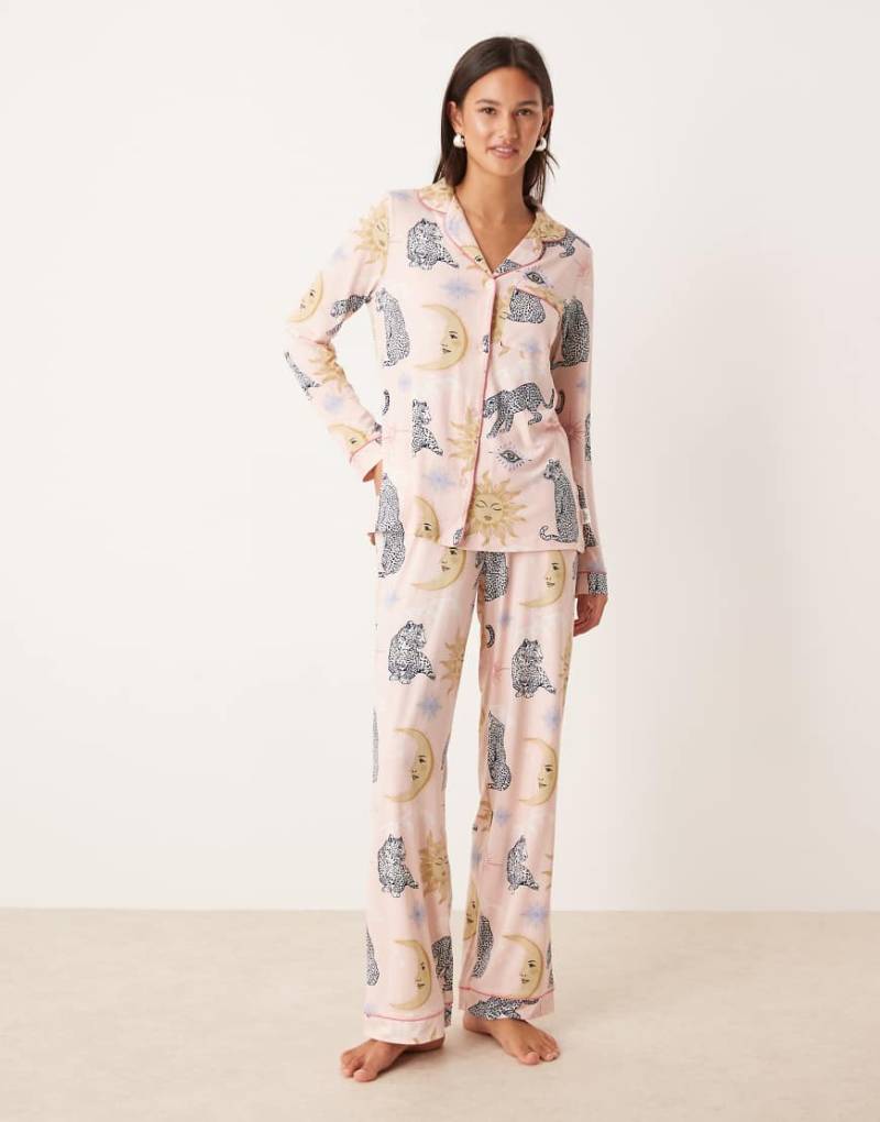 Chelsea Peers - Pyjama aus Polyester mit Himmelskörper- und Tigerprint, bestehend aus langärmligem Oberteil mit Reverskragen und Hose-Rosa von Chelsea Peers