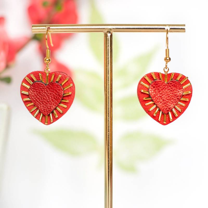 Ohrringe „Heilige Herzen" Aus Leuchtend Rotem Leder, Haken 24-Karätig Vergoldetem Messing, Weihnachtsgeschenk, Ex-Voto Magic Tarot Love von ChenohaStudio