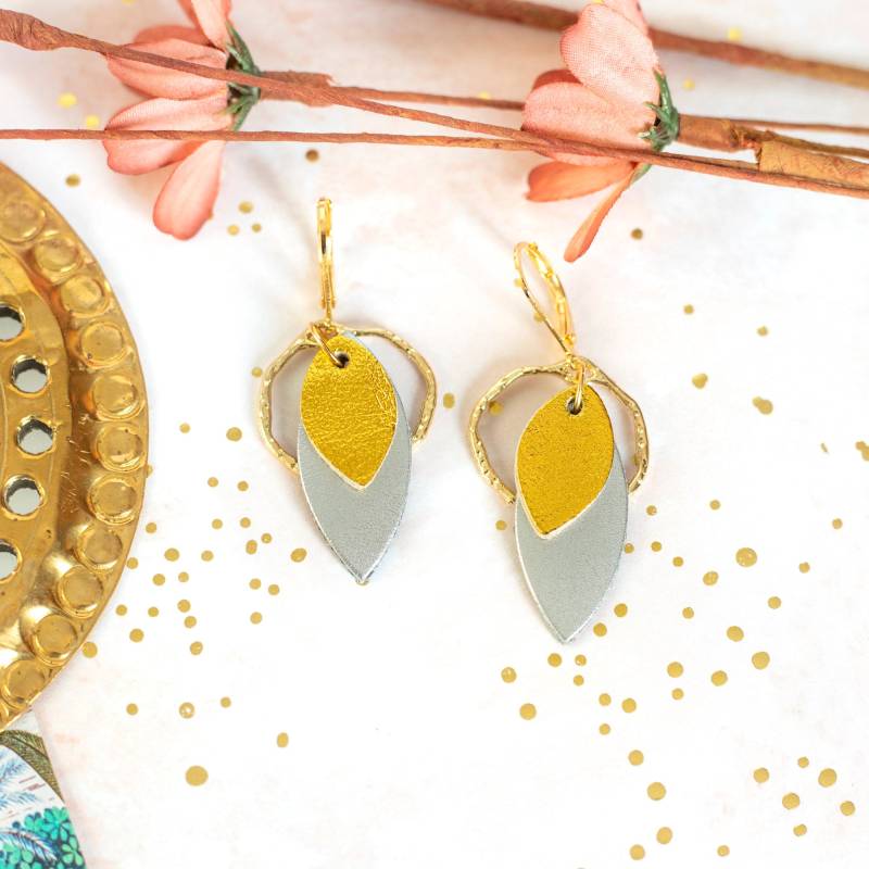 Ohrringe Aus Recyceltem Leder in Silber Und Gold, Gehämmertes Messing, Ohrhänger 24-Karätig Vergoldetem Weihnachtsgeschenk von ChenohaStudio