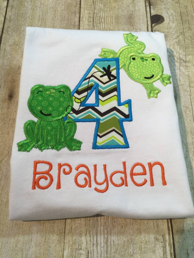 Personalisierte Frosch Geburtstag Shirt von CheriEmbroidery