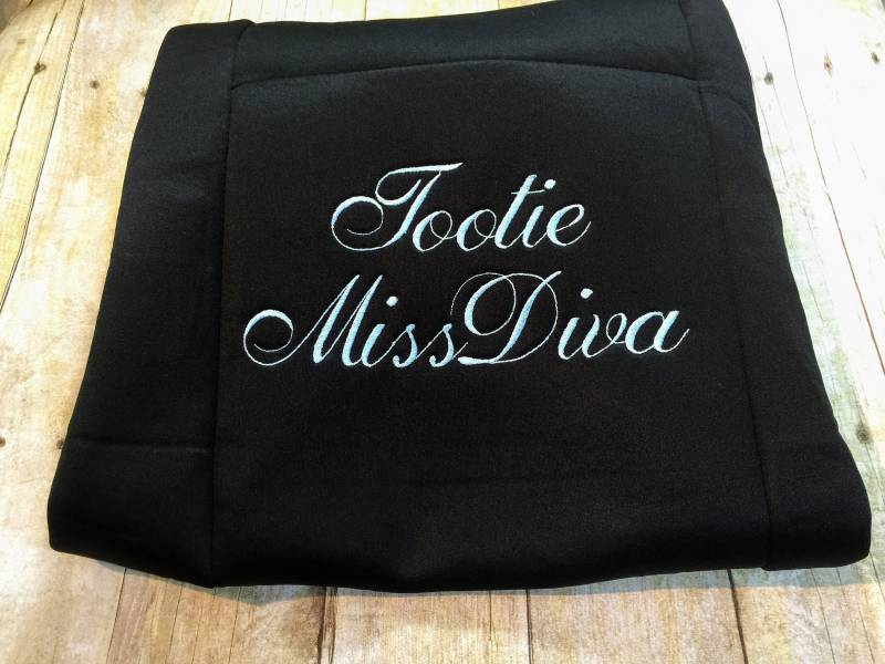 Satz Von Zwei Personalisierte Bestickt Sitz Deckt - Passt Für Die Meisten Autos von CheriEmbroidery