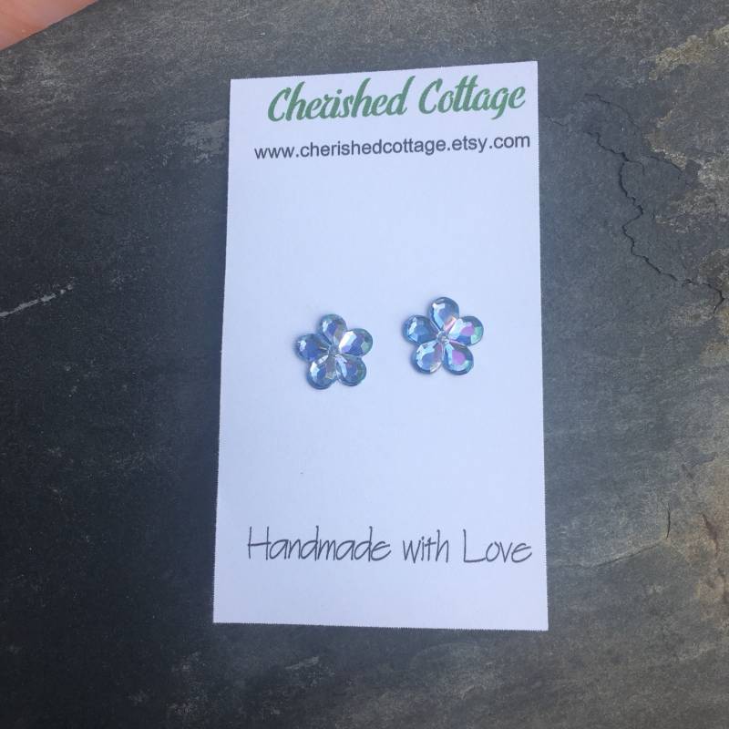 Blauer Strass Blume Ohrstecker - Pastell Blau Blaue Blumen Blumenohrringe Blauer Strass Blume Ohrstecker - Pastell Blau Blaue Blumen Blumenohrringe von CherishedCottage