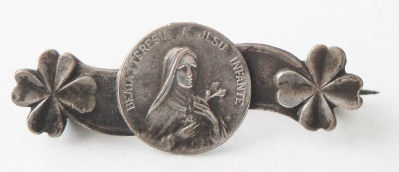 Jahrgang Saint Theresa Brosche Mit Klee Religiöser Schmuck von CherishedSaints