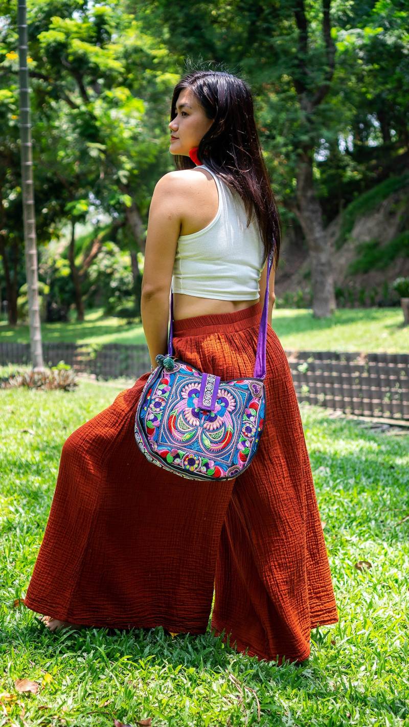 Bunte Umhängetasche Mit Vogelmuster Und Hmong Tribe Stickerei, Boho Runde Umhängetasche, Hippie - Bg303Cb Bunte Umhängetasche Mit Vogelmuster Und Hmong Tribe Stickerei, Boho Runde Umhängetasche, Hippie - Bg303Cb von NarissaraShop