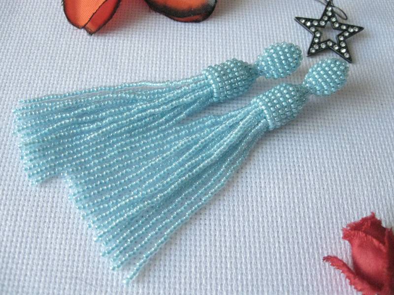 Hellblaue Quastenohrringe An Ohrsteckern/Clips, Polarquasten Ohrringe, Himmelblaue Quaste, Transparente Blaue Quaste Blau Hellblaue Quastenohrringe An Ohrsteckern/Clips, Polarquasten Ohrringe, Himmelblaue Quaste, Transparente Blaue Quaste Blau von CherryFantasy