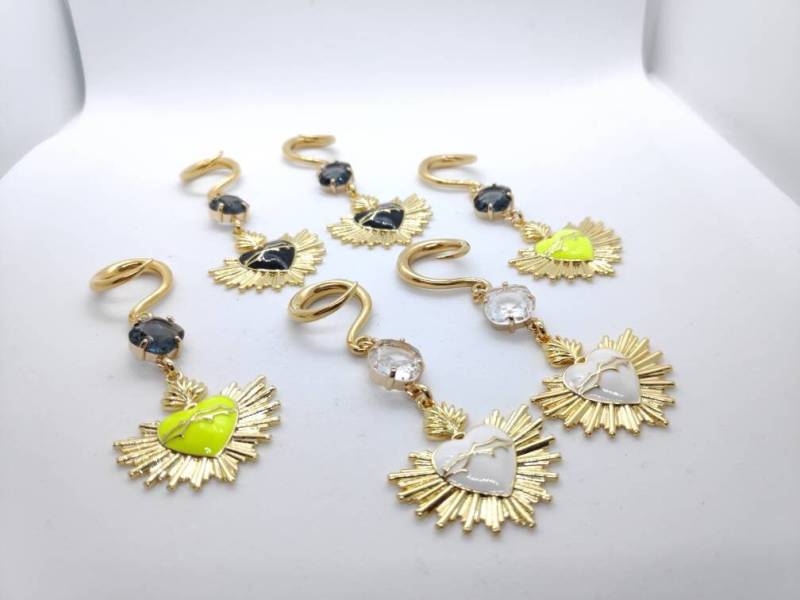 Ear Weights "Crystal Sacred Heart' Sold As Pair von CherryPlugs