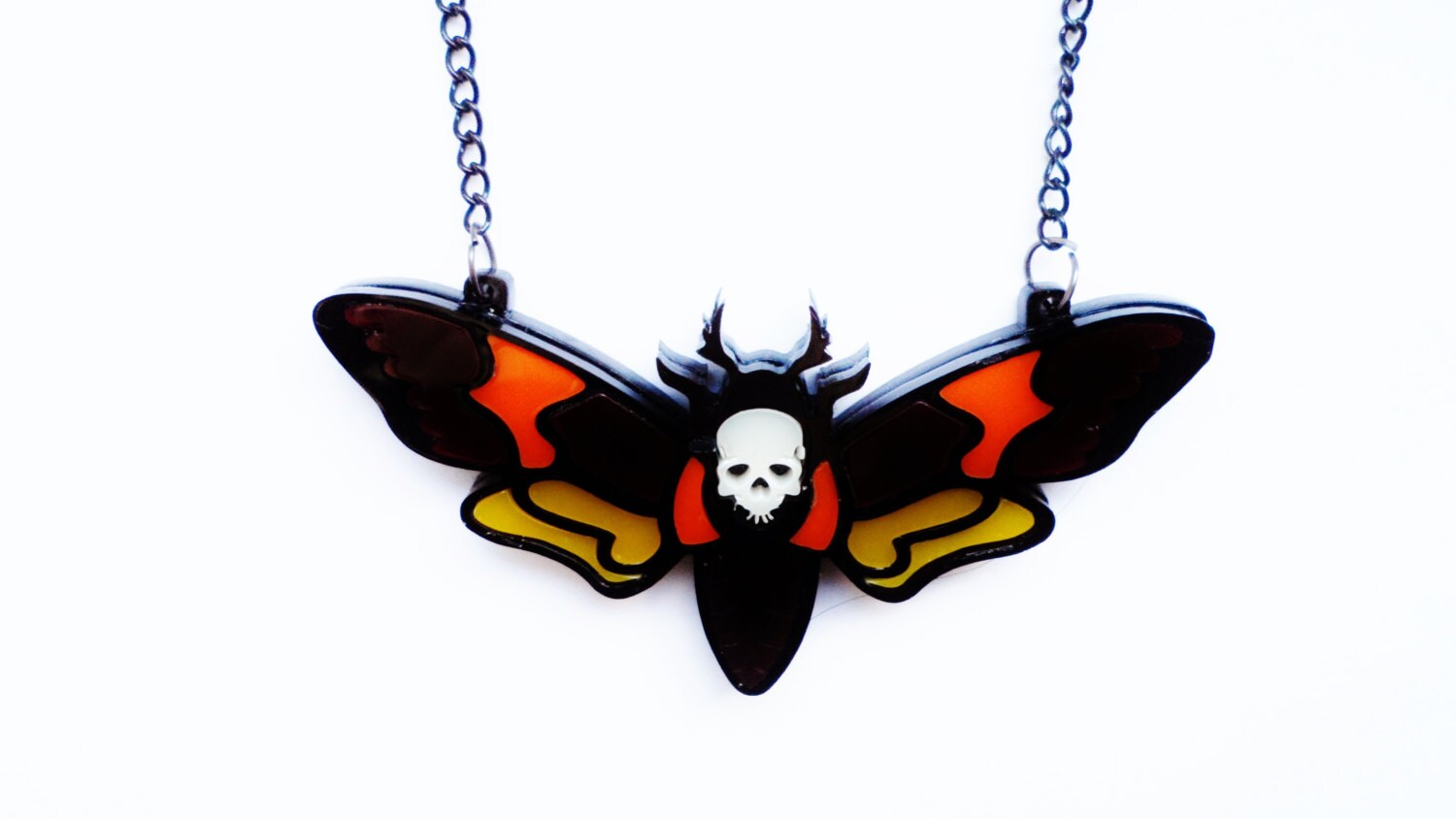 Totenkopf Mottenkette von CherrylocoJewellery
