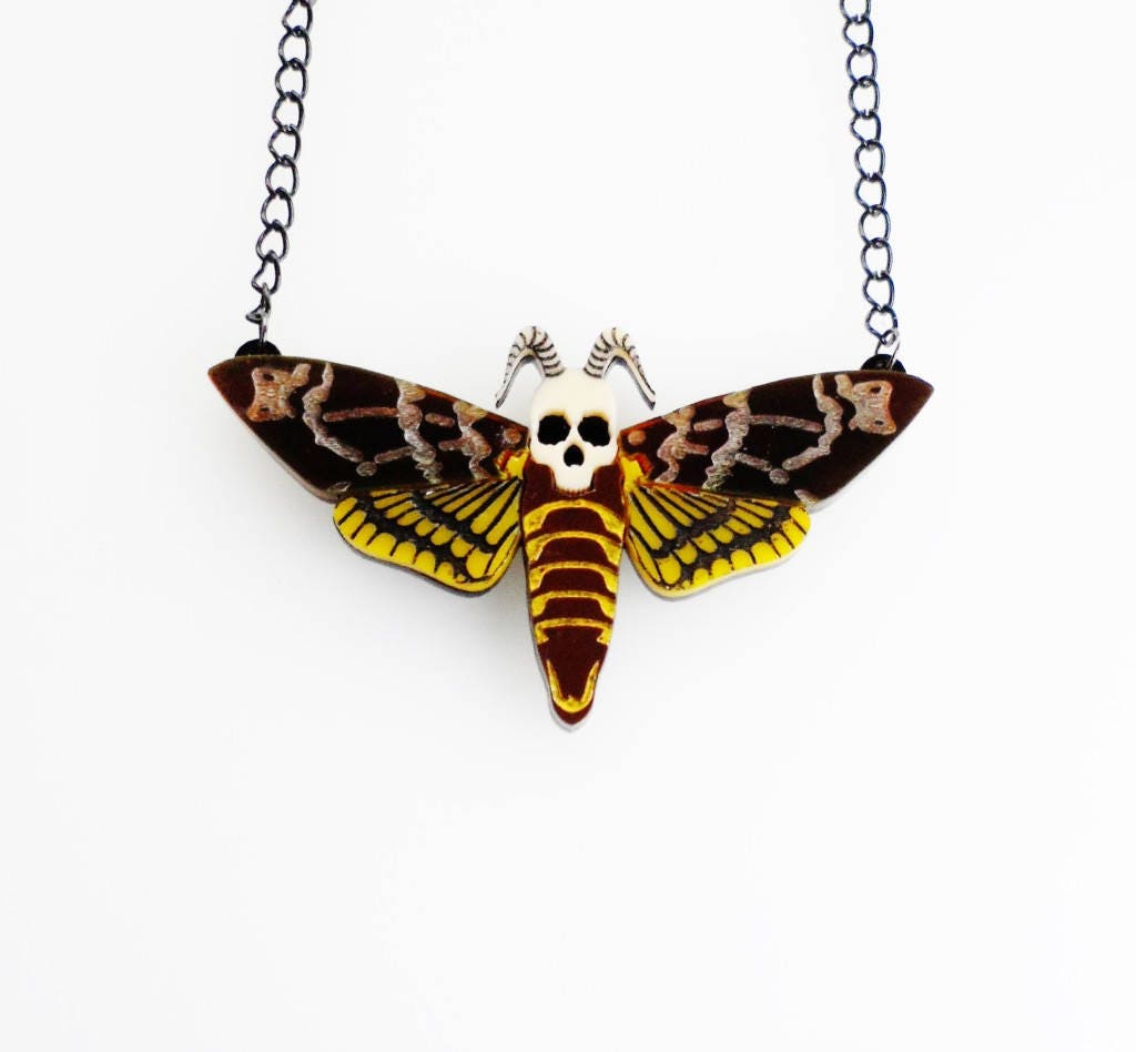 Totenkopf Schwärmer Halskette von CherrylocoJewellery