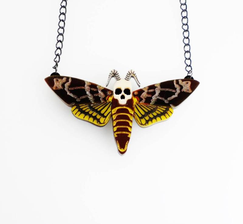 Totenkopf Schwärmer Halskette Totenkopf Schwärmer Halskette von CherrylocoJewellery