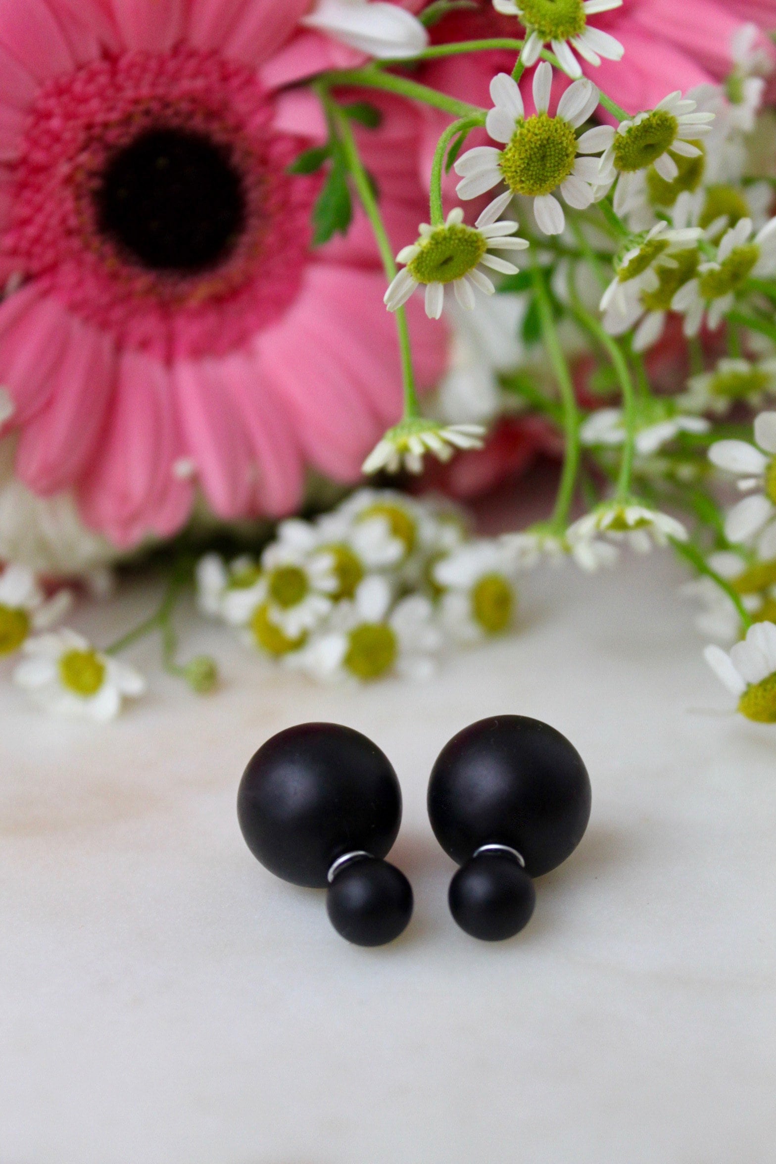 20% Rabatt Auf Verkauf Matte Black Double Ball Ohrstecker Minimalist Chic Doppelseitige Front Back Ohrringe 20% Rabatt Auf Verkauf Matte Black Double Ball Ohrstecker Minimalist Chic Doppelseitige Front Back Ohrringe von CherylCocoJewelry