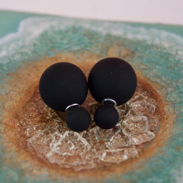 20% Rabatt Auf Verkauf Matte Black Double Ball Ohrstecker Minimalist Chic Doppelseitige Front Back Ohrringe 20% Rabatt Auf Verkauf Matte Black Double Ball Ohrstecker Minimalist Chic Doppelseitige Front Back Ohrringe von CherylCocoJewelry