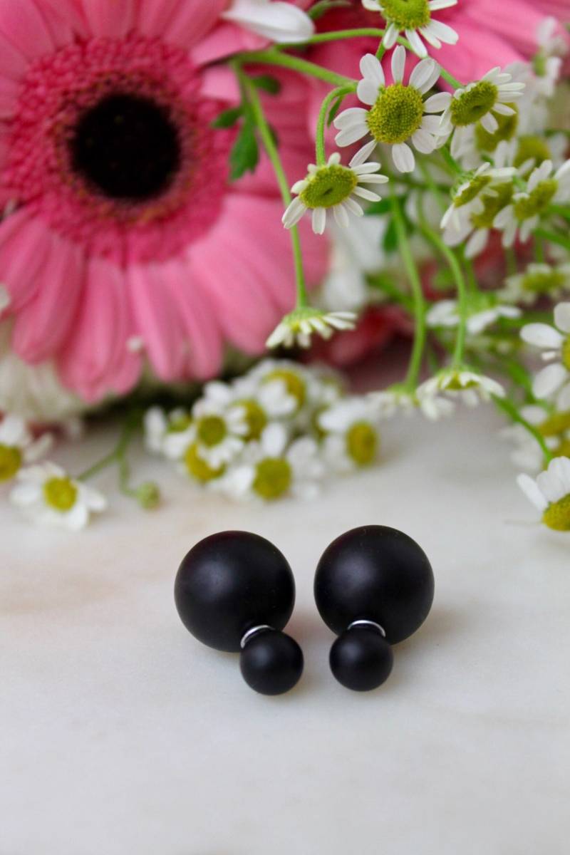 20% Rabatt Auf Verkauf Matte Black Double Ball Ohrstecker Minimalist Chic Doppelseitige Front Back Ohrringe 20% Rabatt Auf Verkauf Matte Black Double Ball Ohrstecker Minimalist Chic Doppelseitige Front Back Ohrringe von CherylCocoJewelry
