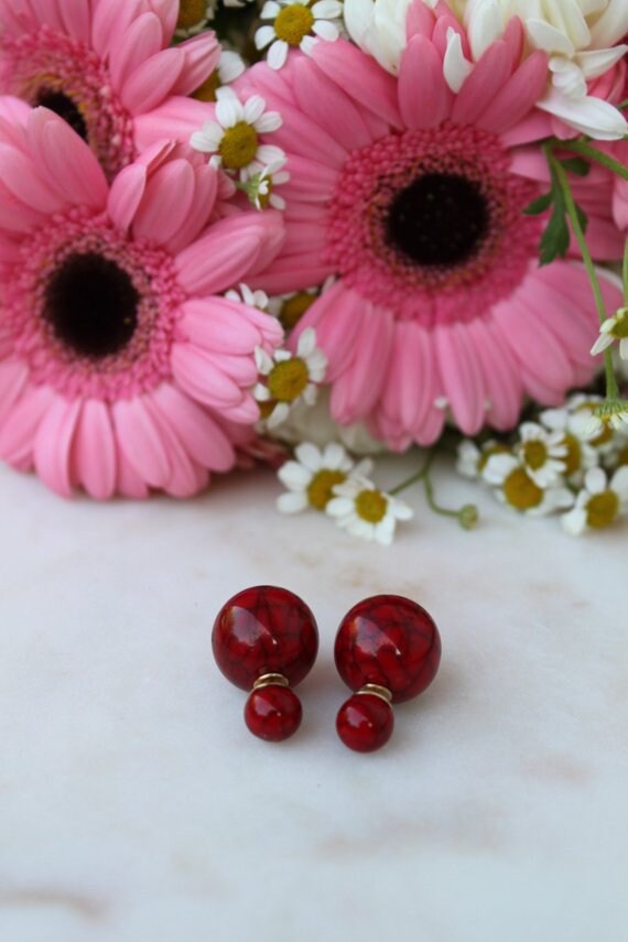 20 % Rabatt Auf Verkauf Rot Marmor Doppel Ball Ohrstecker Minimalist Chic Doppelseitig Vorne Hinten Ohrringe 20 % Rabatt Auf Verkauf Rot Marmor Doppel Ball Ohrstecker Minimalist Chic Doppelseitig Vorne Hinten Ohrringe von CherylCocoJewelry