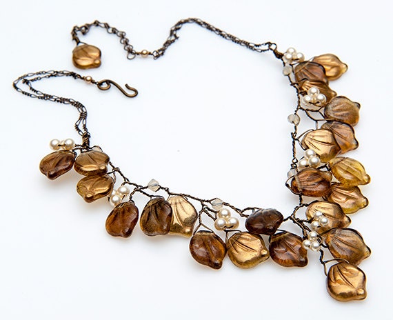 Handgemachte Braun Braut Halskette, Natur Schmuck, Winter Hochzeit Lätzchen Halskette von CherylParrottJewelry