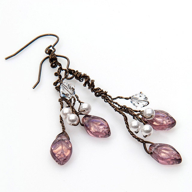 Lila Ohrringe, Blatt Jugendstil Schmuck, Feen Zweig Ohrringe von CherylParrottJewelry