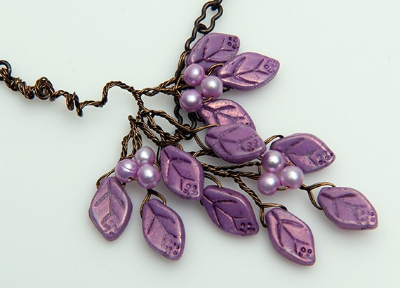 Lila Perlen Blatt Halskette, Zweig Schmuck Für Frauen, Florale Whimsgothic Einfache von CherylParrottJewelry