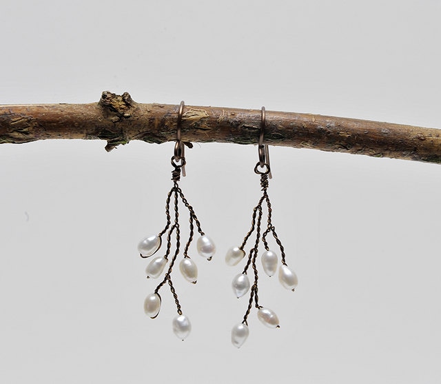 Perle Rebe Ohrringe, Zweig Braut Wunderliche Wald Hochzeit Schmuck, Brautjungfern Geschenk, Feen Whimsigoth von CherylParrottJewelry