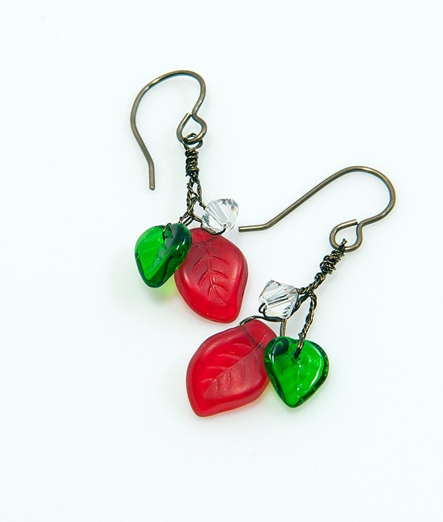 Rote Und Grüne Ohrringe, Weihnachtsschmuck, Geschenkideen Für Sie Unter 30 Dollar von CherylParrottJewelry