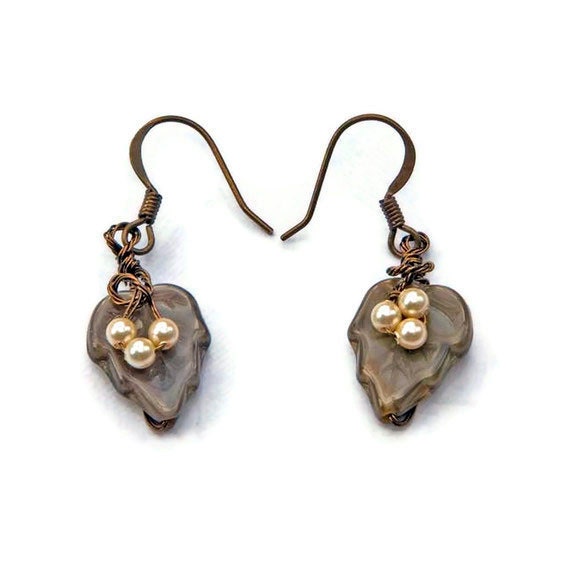 Skurrile, Aber Charmante, Einfache Braune Blatt-Ohrringe, Die Das Fesselnde Waldgefühl Zu Ihrem Ensemble Bringen von CherylParrottJewelry