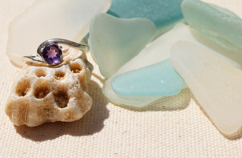 Natürliche Amethyst Sterlingsilber Handgefertigt Ring Natürliche Amethyst Sterlingsilber Handgefertigt Ring von Chetane