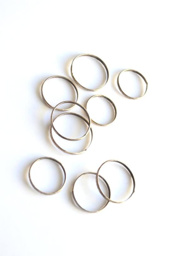 sterling Silber Ring Bands Gehämmert von Chetane