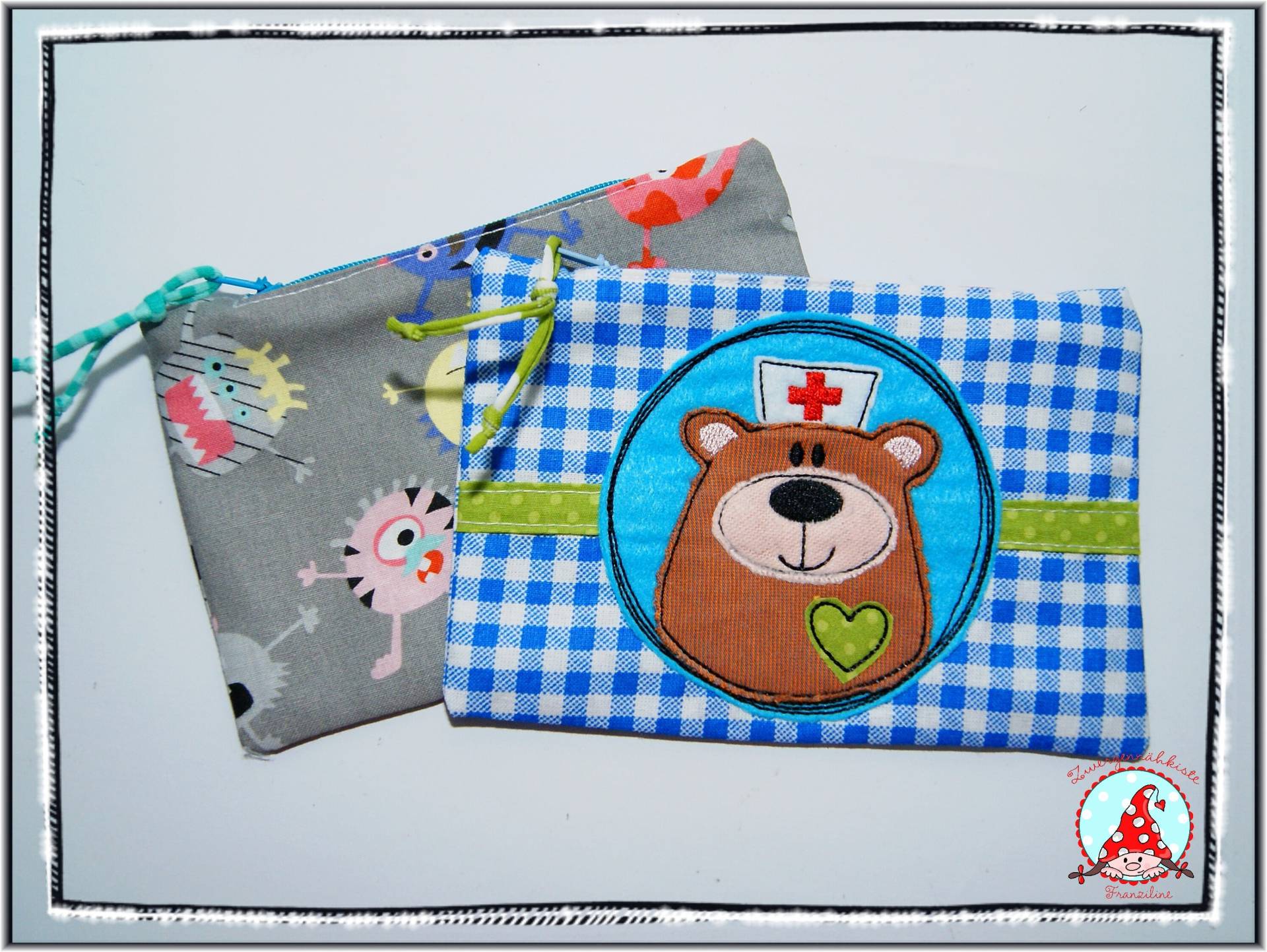 Kleine Pflastertasche Bär Erste-Hilfe-Täschchen Unikat Mini Kulturtasche Kindertasche Reiseapotheke Kleine Pflastertasche Bär Erste-Hilfe-Täschchen Unikat Mini Kulturtasche Kindertasche Reiseapotheke von CheyennenShop