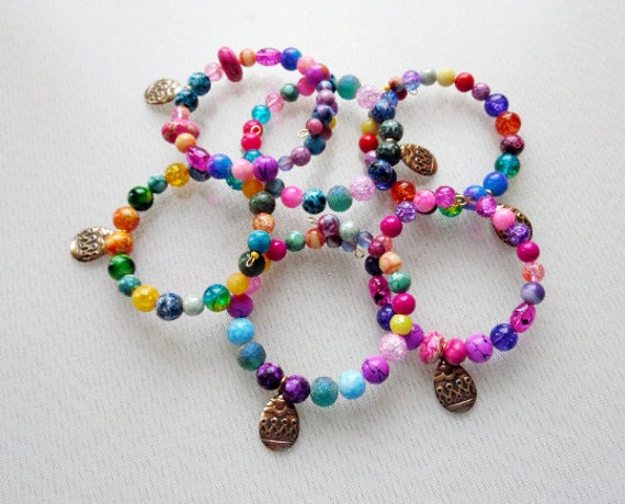 Bunt Perlen Osterei Armband Mit Messing Anhänger Bunt Perlen Osterei Armband Mit Messing Anhänger von ChezBoyer