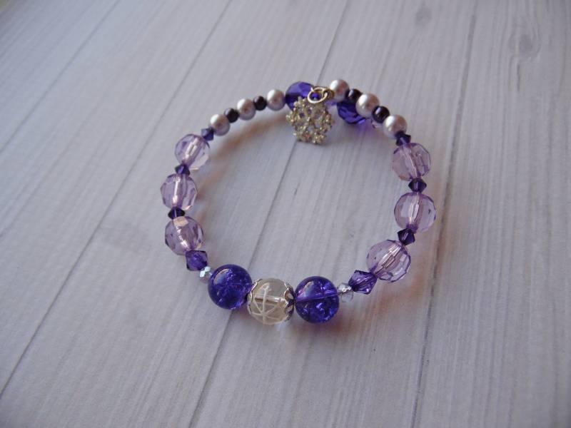 Lavendel Lila Schneeflocke Armband von ChezBoyer