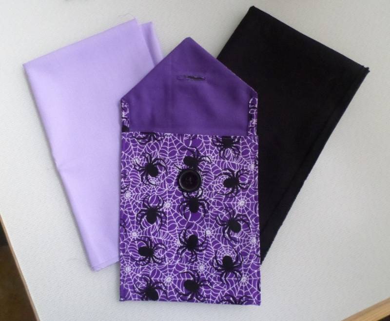 Lila Und Schwarze Spinnen Webs Tarot Tasche von ChezBoyer