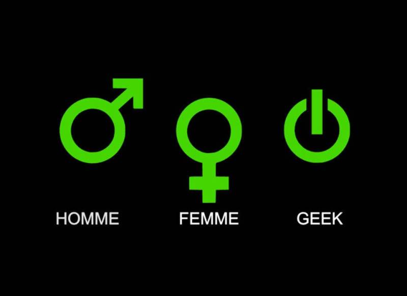 Humorvolles T-Shirt Für Erwachsene „Man Woman Geek" von ChezKana31