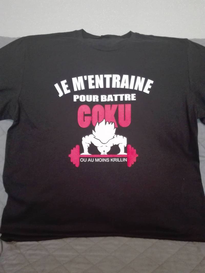 Lustiges T-Shirt Für Erwachsene „Ich Trainiere, Um Goku Zu Besiegen" von ChezKana31