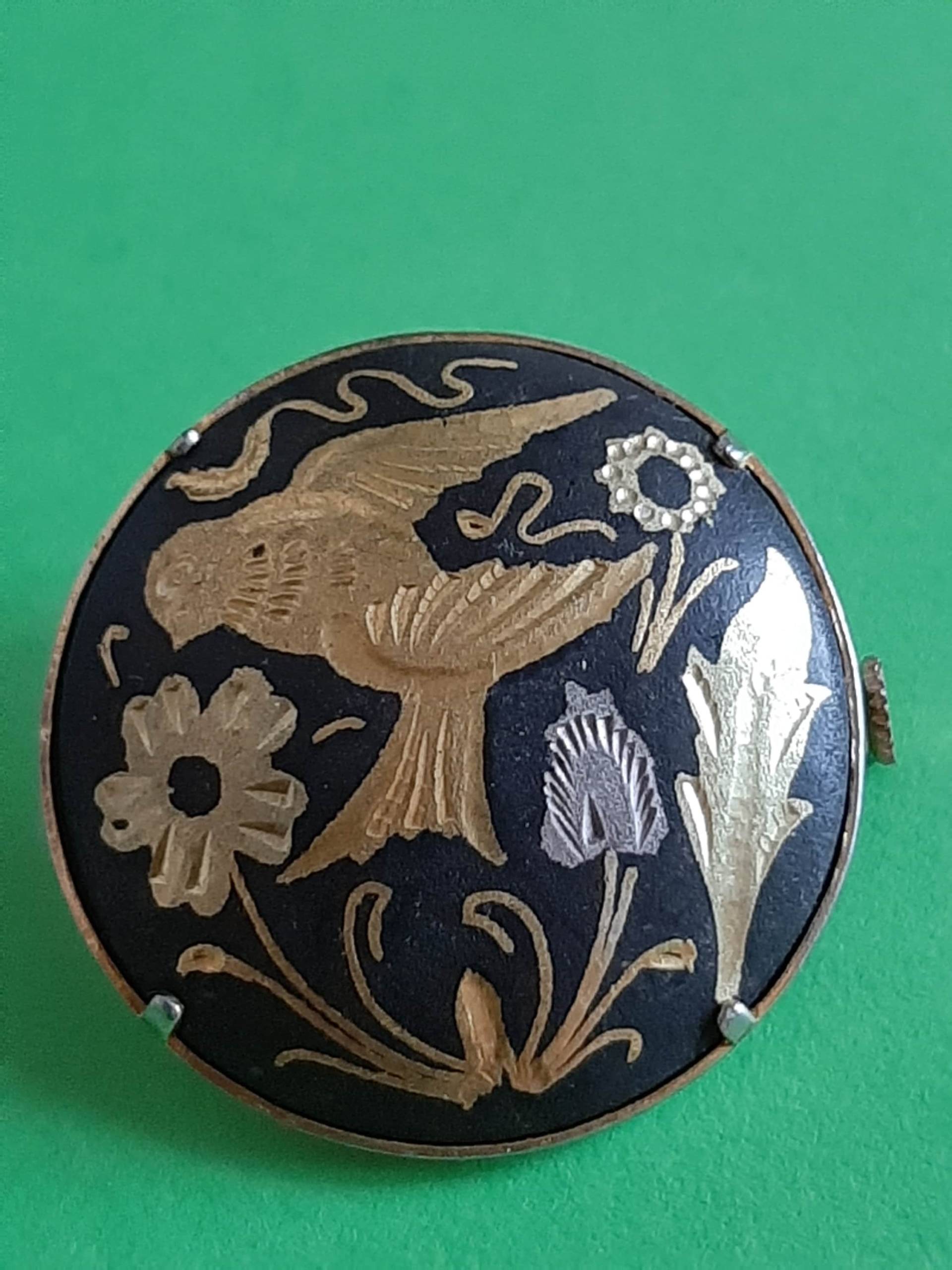 Vintage Florale Toledo Brosche, Damaszener Brosche Schwarz Und Gold Mit Blumen Vogel, Alte Vintage Florale Toledo Brosche, Damaszener Brosche Schwarz Und Gold Mit Blumen Vogel, Alte von ChezjackieTreasures