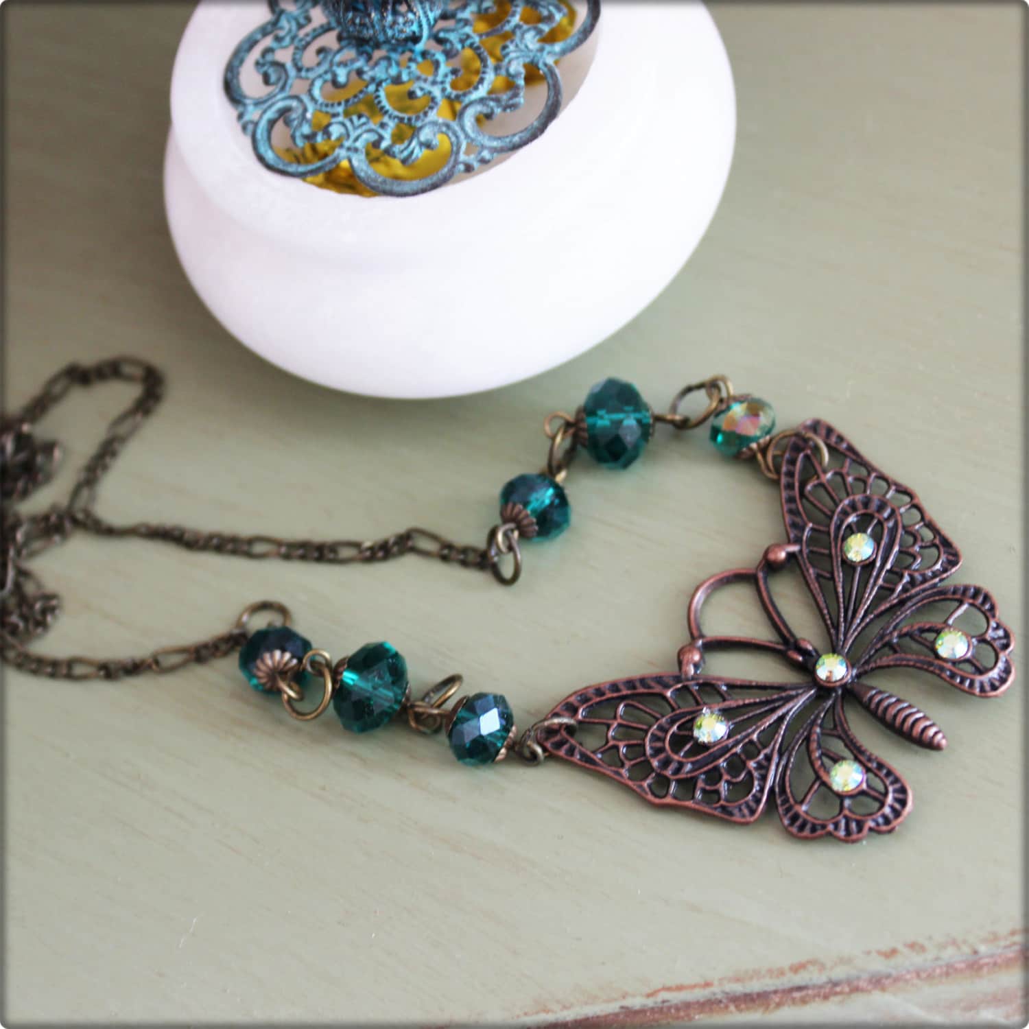 Collier "Papillon" Sublime Poétique Collier "Papillon" Sublime Poétique von Chezlapetitesouris