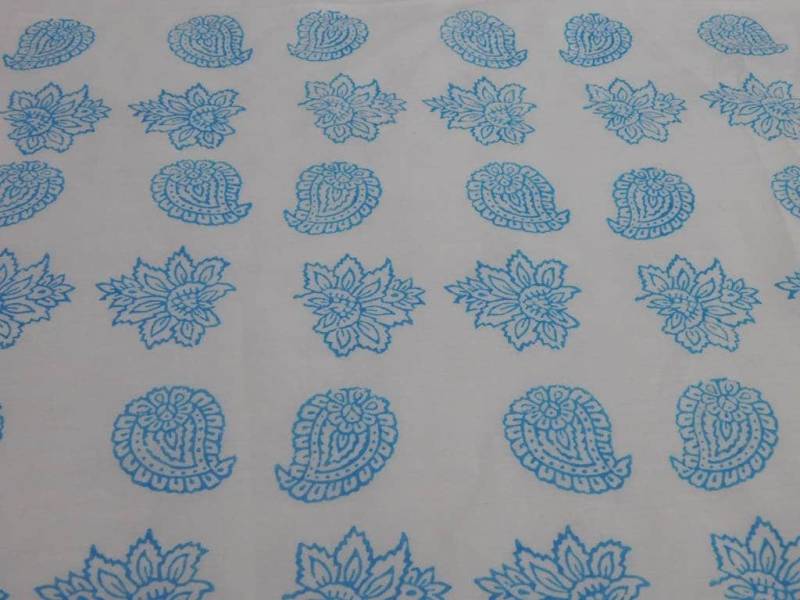 Floral Bedruckter Baumwollstoff Sanganeri Hand Block Print, 2.5M Floral Bedruckter Baumwollstoff Sanganeri Hand Block Print, 2.5M von Chhipaarts