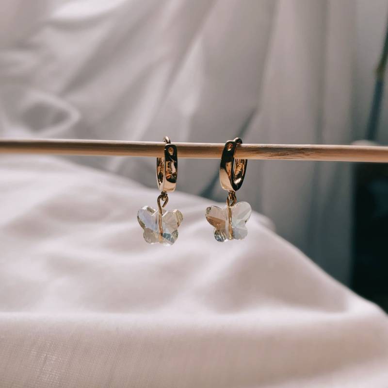 Clear Butterfly Earrings von ChiJewelryOnlineShop