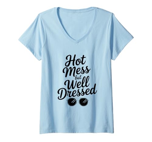 Damen Heißes Durcheinander, Aber gut gekleidet, frecher Stil, Statement T-Shirt mit V-Ausschnitt Damen Heißes Durcheinander, Aber gut gekleidet, frecher Stil, Statement T-Shirt mit V-Ausschnitt von Chic and Sassy Apparel for Fashionable Individuals